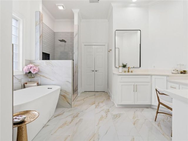 9745 AUTRY FALLS Drive, Alpharetta, GA 30022