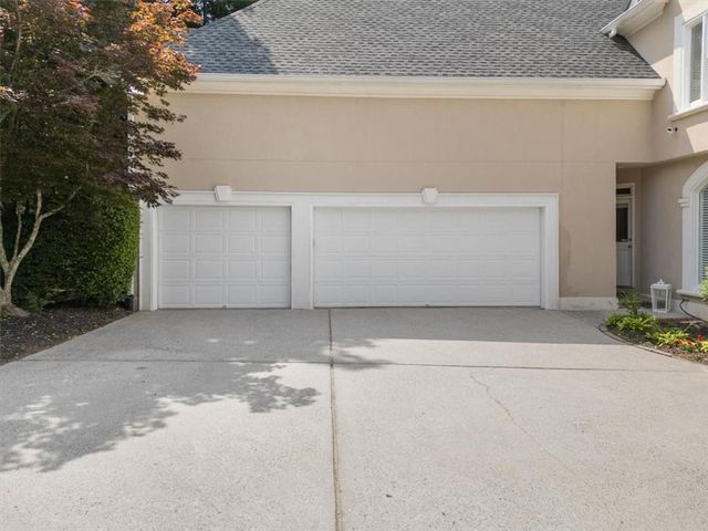 9745 AUTRY FALLS Drive, Alpharetta, GA 30022