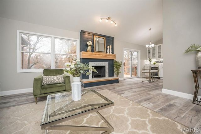 1666 Old Baxter Road, Chesterfield, MO 63017