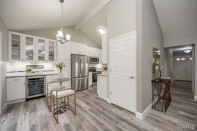 1666 Old Baxter Road, Chesterfield, MO 63017