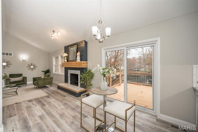 1666 Old Baxter Road, Chesterfield, MO 63017