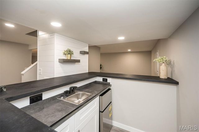 1666 Old Baxter Road, Chesterfield, MO 63017