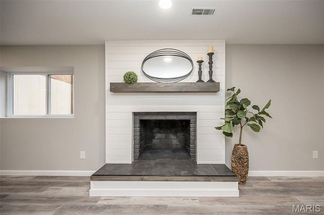 1666 Old Baxter Road, Chesterfield, MO 63017