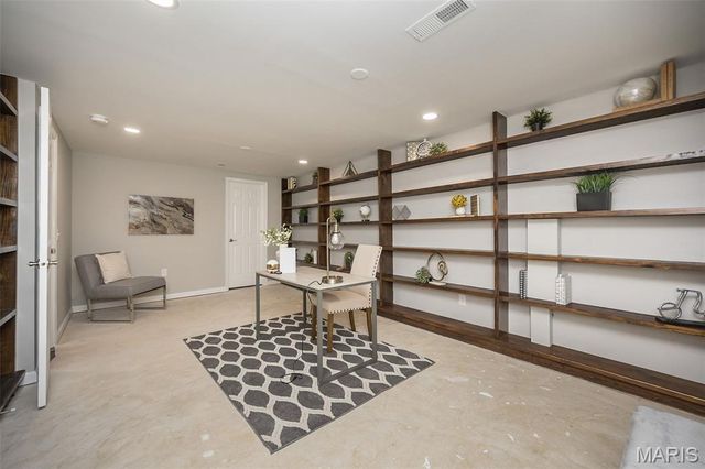 1666 Old Baxter Road, Chesterfield, MO 63017