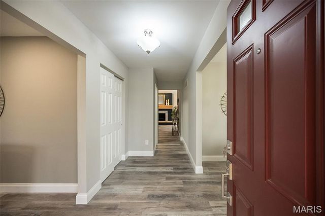 1666 Old Baxter Road, Chesterfield, MO 63017