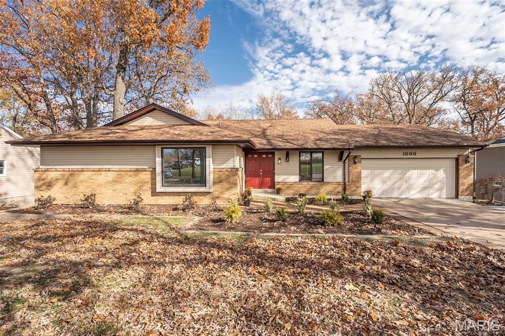 1666 Old Baxter Road, Chesterfield, MO 63017