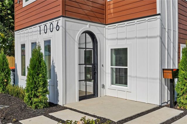 1006 Center Avenue, Springdale, AR 72764