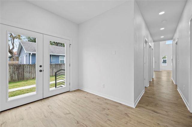 1006 Center Avenue, Springdale, AR 72764