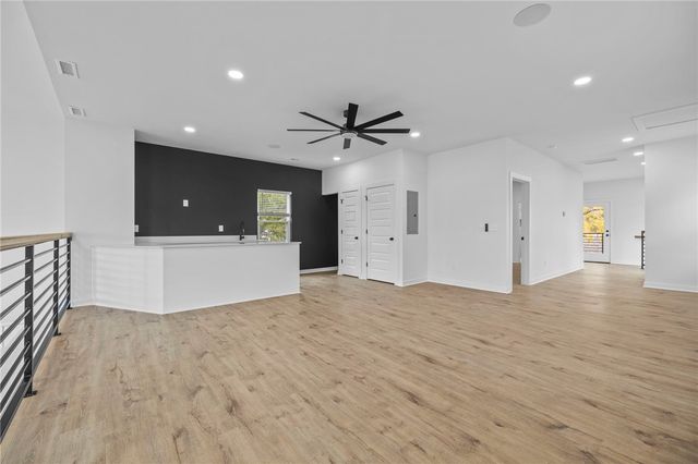 1006 Center Avenue, Springdale, AR 72764