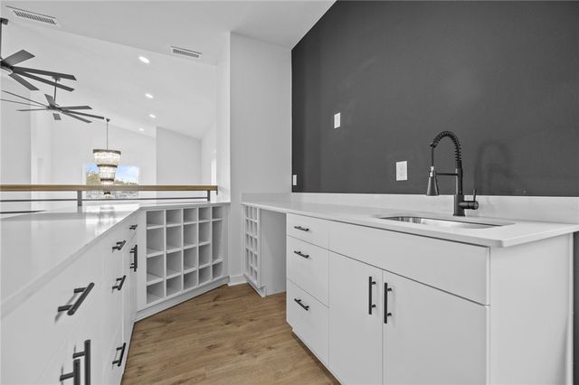 1006 Center Avenue, Springdale, AR 72764