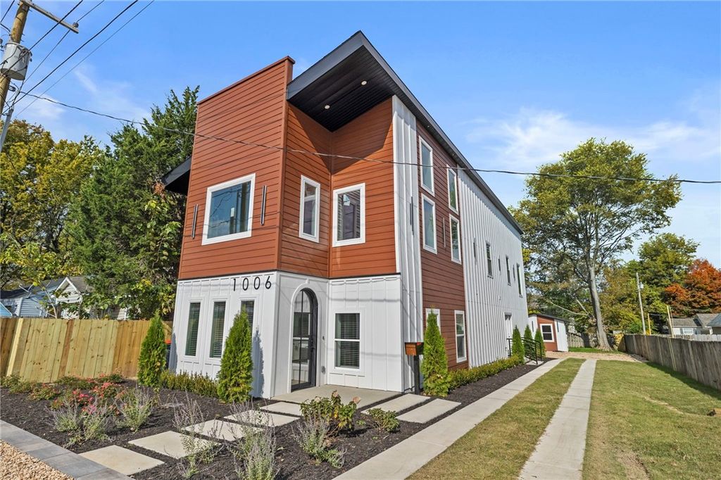 1006 Center Avenue, Springdale, AR 72764