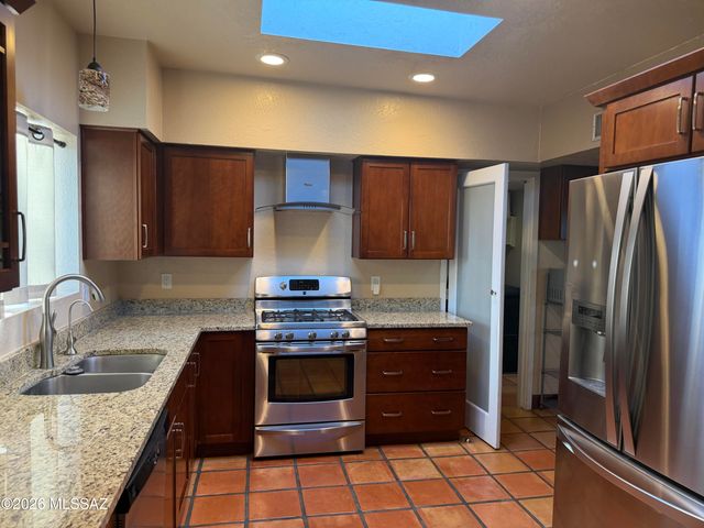 3800 N Tanuri Drive, Tucson, AZ 85750