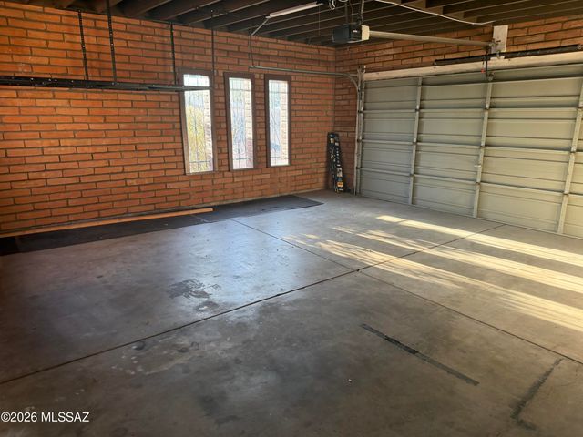 3800 N Tanuri Drive, Tucson, AZ 85750