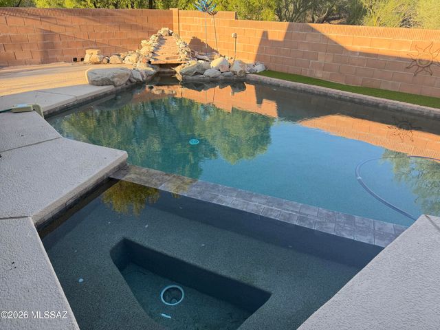 3800 N Tanuri Drive, Tucson, AZ 85750