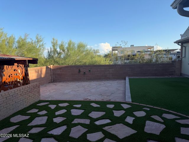 3800 N Tanuri Drive, Tucson, AZ 85750