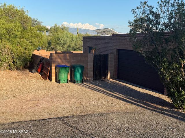 3800 N Tanuri Drive, Tucson, AZ 85750