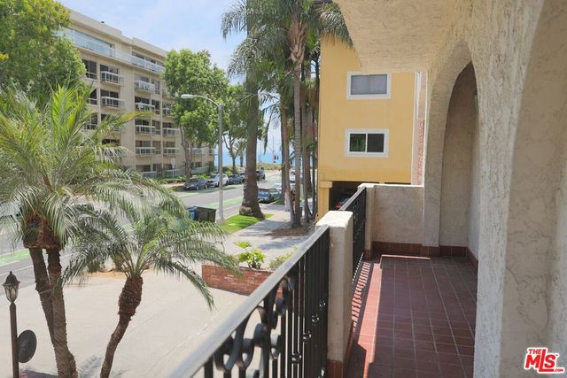 125 Montana Avenue 101, Santa Monica, CA 90403