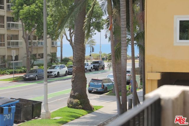 125 Montana Avenue 101, Santa Monica, CA 90403