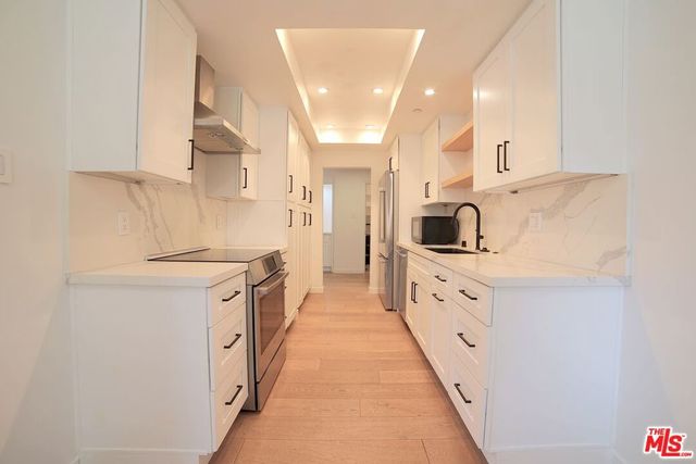 125 Montana Avenue 101, Santa Monica, CA 90403