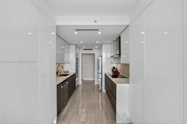 7000 Island Blvd 2306, Aventura, FL 33160