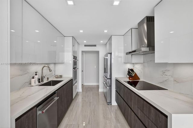 7000 Island Blvd 2306, Aventura, FL 33160