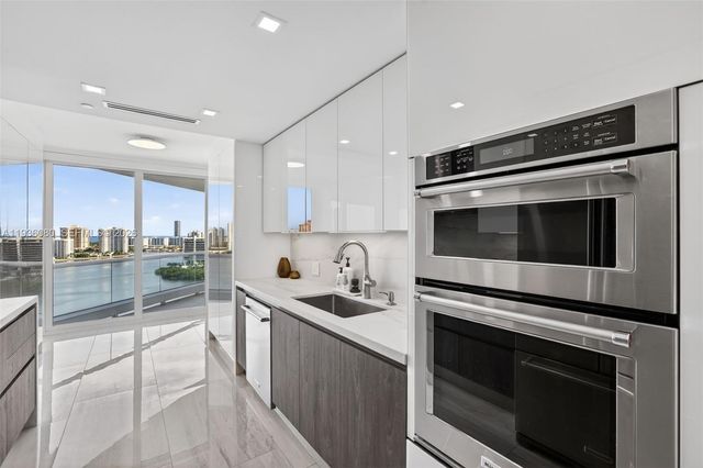 7000 Island Blvd 2306, Aventura, FL 33160