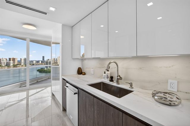 7000 Island Blvd 2306, Aventura, FL 33160