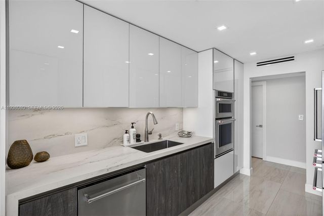 7000 Island Blvd 2306, Aventura, FL 33160