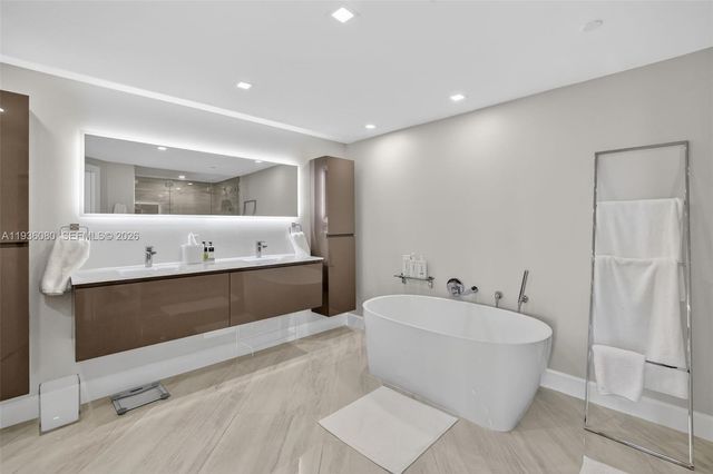 7000 Island Blvd 2306, Aventura, FL 33160