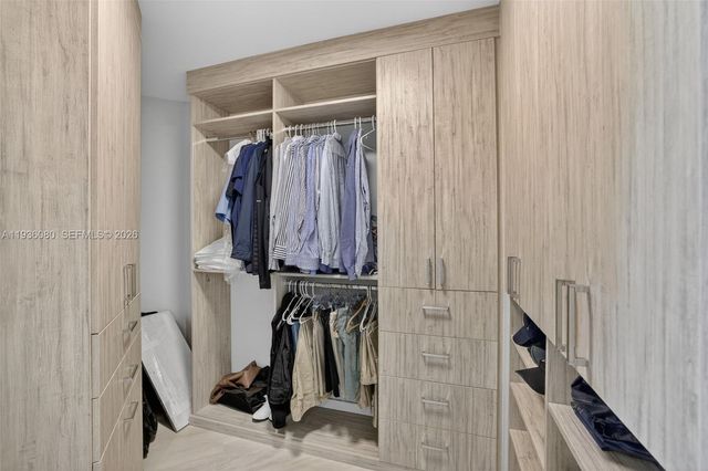 7000 Island Blvd 2306, Aventura, FL 33160