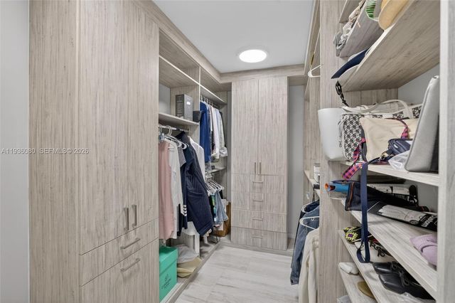 7000 Island Blvd 2306, Aventura, FL 33160