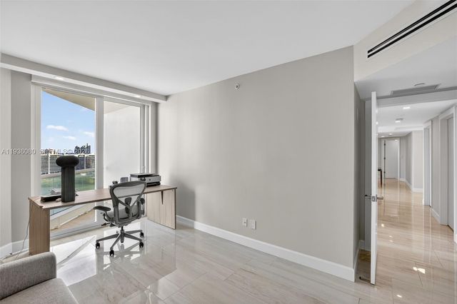 7000 Island Blvd 2306, Aventura, FL 33160