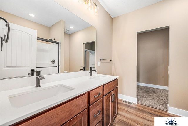 9618 N 167th Street, Bennington, NE 68007