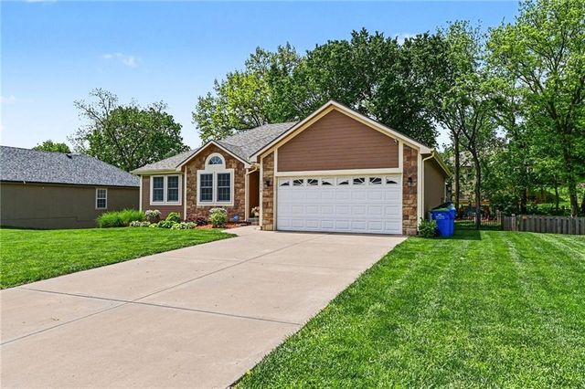 1550 S 104th Terrace, Edwardsville, KS 66111