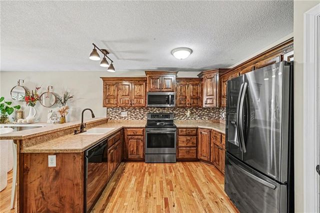 1550 S 104th Terrace, Edwardsville, KS 66111