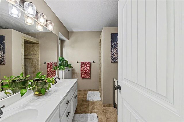 1550 S 104th Terrace, Edwardsville, KS 66111