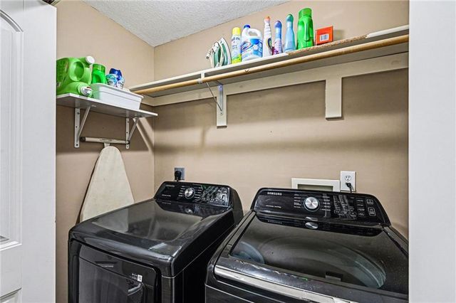 1550 S 104th Terrace, Edwardsville, KS 66111