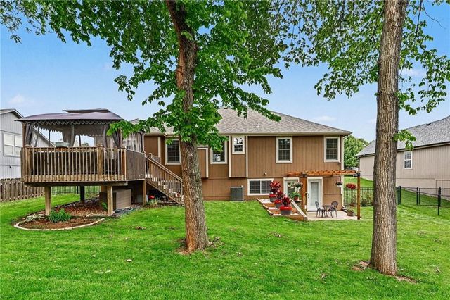 1550 S 104th Terrace, Edwardsville, KS 66111