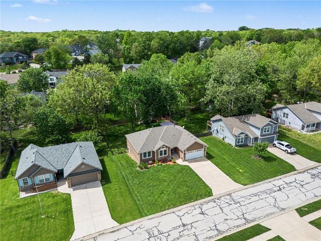 1550 S 104th Terrace, Edwardsville, KS 66111