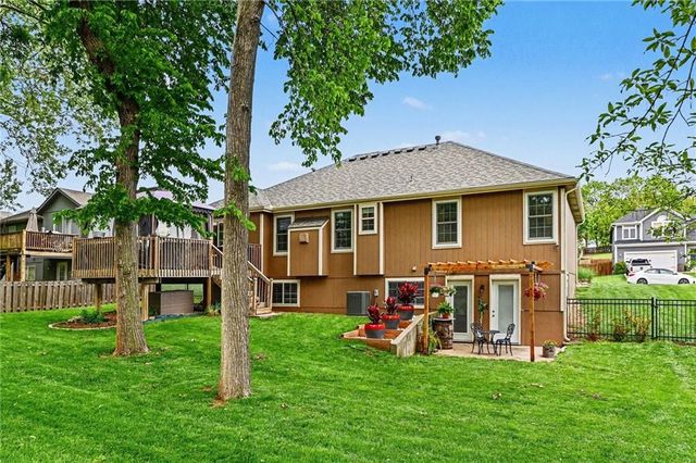 1550 S 104th Terrace, Edwardsville, KS 66111