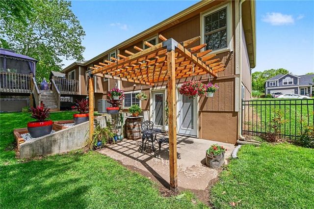 1550 S 104th Terrace, Edwardsville, KS 66111