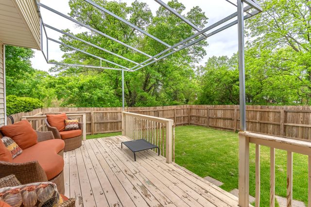 80 Lukes Court, Hobart, IN 46342