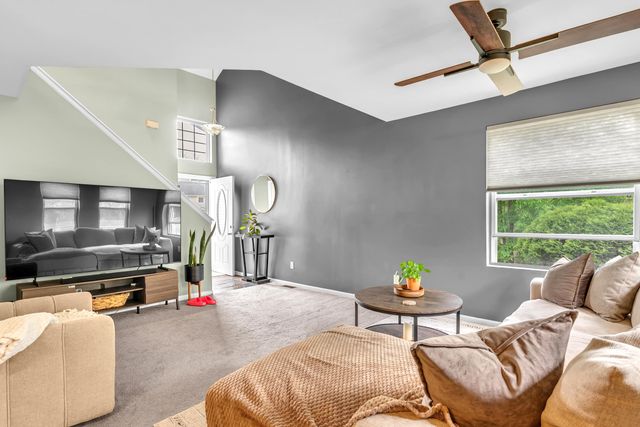 80 Lukes Court, Hobart, IN 46342