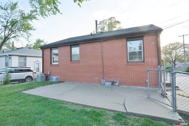 2956 N 12th Street, Lincoln, NE 68521