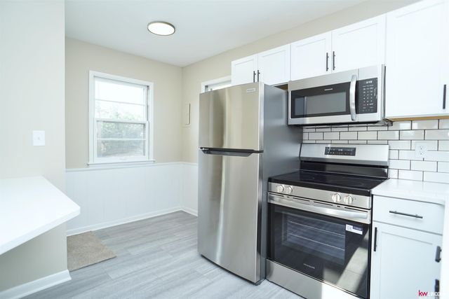 2956 N 12th Street, Lincoln, NE 68521