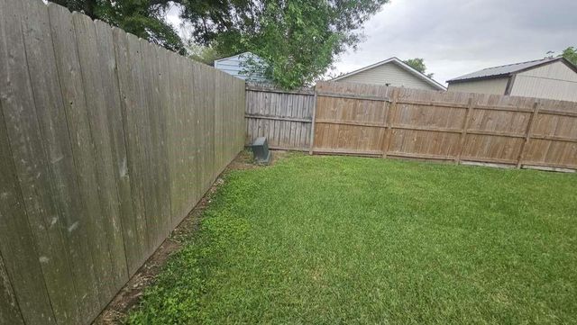 11919 Kingslake Forest Drive, Houston, TX 77044