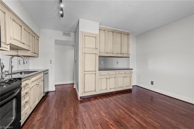 1101 N Elm Street 1406 & 1408, Greensboro, NC 27401