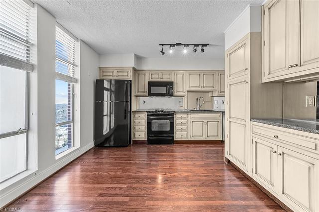 1101 N Elm Street 1406 & 1408, Greensboro, NC 27401