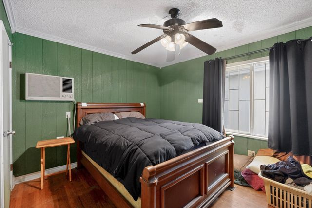 3400 Avenue C, Fort Worth, TX 76105