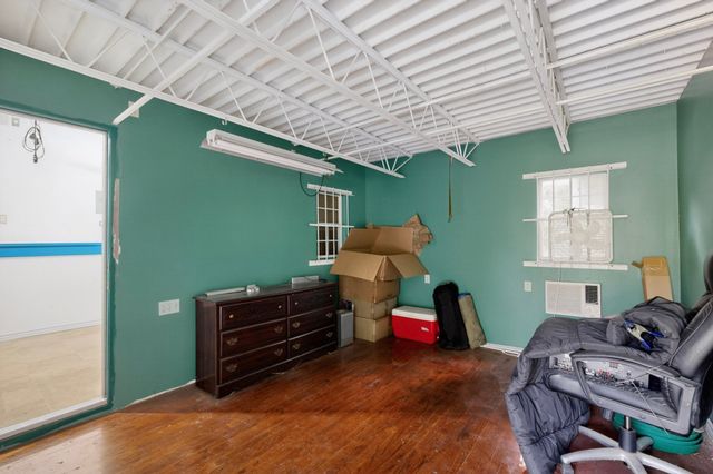 3400 Avenue C, Fort Worth, TX 76105
